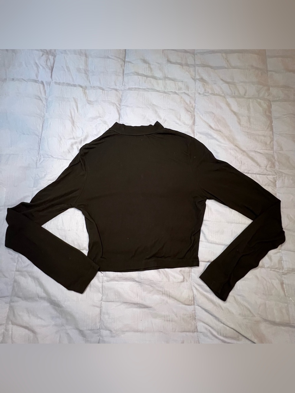 SHEIN Black Long Sleeve Cropped Tee